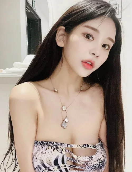 Hannah photo 3, asian, slim, black hair, 169 cm, 50 kg, Large bust, Hong Kong