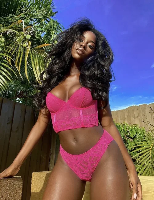 Becky photo 5, ebony, athletic, black hair, 169 cm, 58 kg, Large bust, Hong Kong