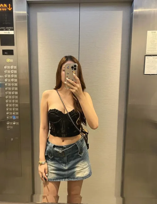 Lita photo 1, asian, slim, black hair, 169 cm, 50 kg, Large bust, Hong Kong