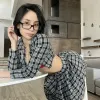 Doriane photo 3, european, slim, black hair, 175 cm, 51 kg, Medium bust, Hong Kong