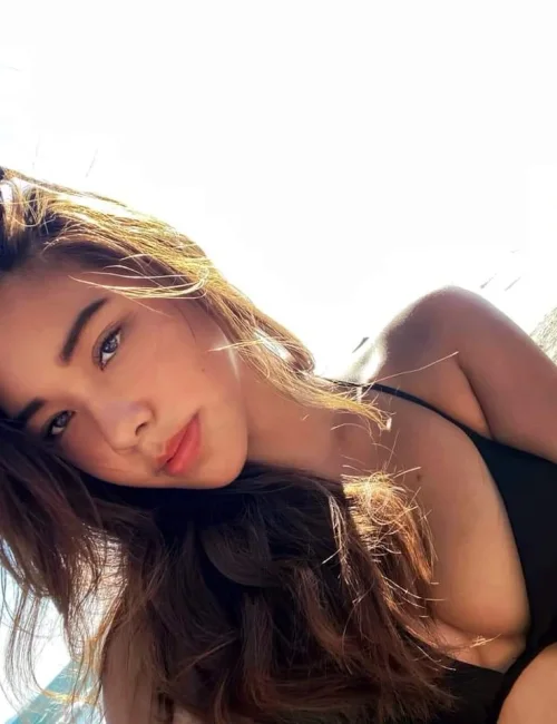 Kasih photo 1, asian, petite, brunette, 162 cm, 50 kg, Large bust, Hong Kong