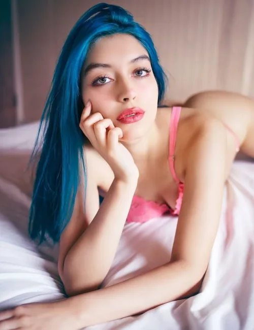 Lust photo 2, european, slim, black hair, 180 cm, 58 kg, Small bust, Hong Kong