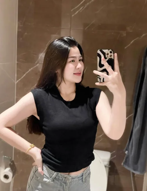 Vania photo 2, asian, petite, black hair, 160 cm, 52 kg, Medium bust, Hong Kong