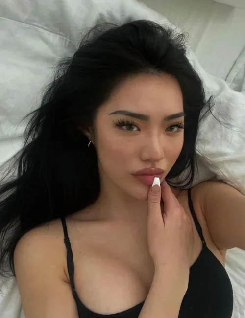 Cindy photo 5, european, slim, black hair, 170 cm, 53 kg, Medium bust, Hong Kong