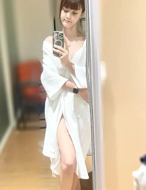 Miki photo 7, asian, athletic, brunette, 173 cm, 57 kg, Small bust, Hong Kong