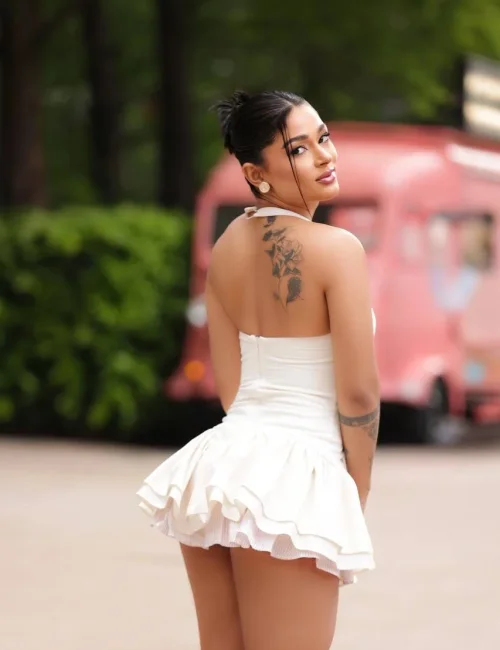 Gella photo 1, european, athletic, black hair, 160 cm, 56 kg, Medium bust, Hong Kong