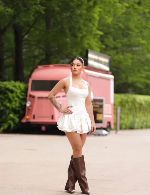 Gella photo 6, european, athletic, black hair, 160 cm, 56 kg, Medium bust, Hong Kong