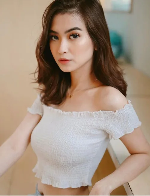 Adeline photo 2, asian, athletic, brunette, 165 cm, 52 kg, Medium bust, Hong Kong