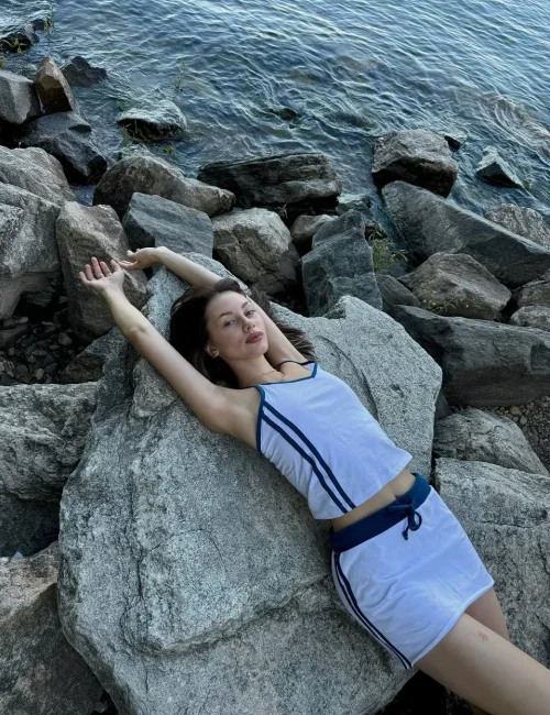 Darina photo 6, european, slim, brunette, 171 cm, 54 kg, Medium bust, Hong Kong