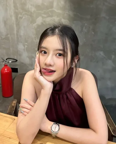 Indrii photo 1, asian, slim, black hair, 165 cm, 49 kg, Medium bust, Hong Kong