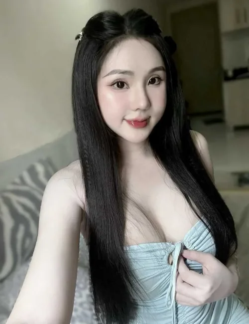 Amber photo 4, asian, slim, black hair, 165 cm, 49 kg, Large bust, Hong Kong
