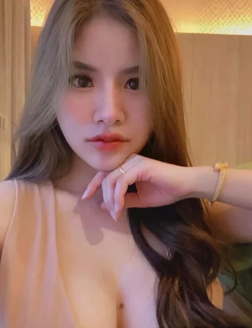 Elmozza photo 4, european, slim, brunette, 165 cm, 49 kg, Large bust, Hong Kong