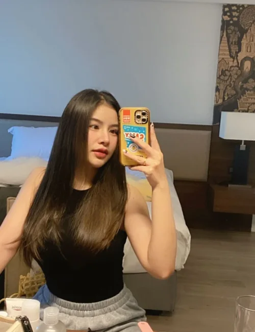 Elmozza photo 6, european, slim, brunette, 165 cm, 49 kg, Large bust, Hong Kong