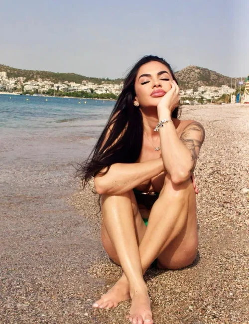 Alicia Brasil photo 2, european, athletic, black hair, 167 cm, 52 kg, Large bust, Hong Kong