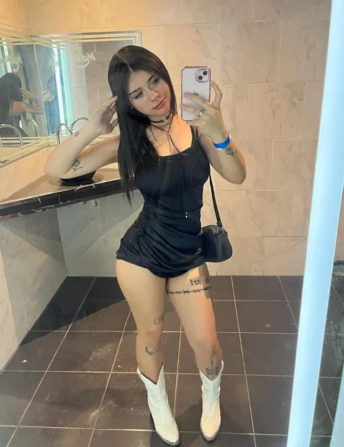 Codie photo 4, european, average, black hair, 169 cm, 66 kg, Medium bust, Hong Kong
