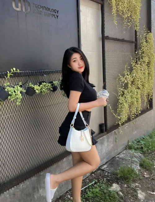 Anatasya photo 8, asian, petite, black hair, 160 cm, 50 kg, Large bust, Hong Kong