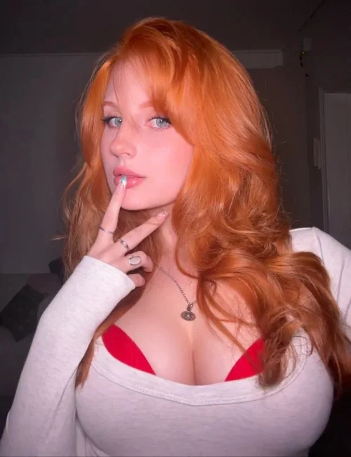 Nydia photo 1, european, athletic, red hair, 170 cm, 55 kg, Large bust, Hong Kong
