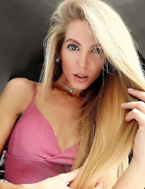 Luiza photo 2, european, athletic, blonde hair, 167 cm, 58 kg, Medium bust, Hong Kong