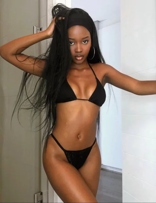 Sofie photo 3, ebony, athletic, black hair, 170 cm, 55 kg, Small bust, Hong Kong