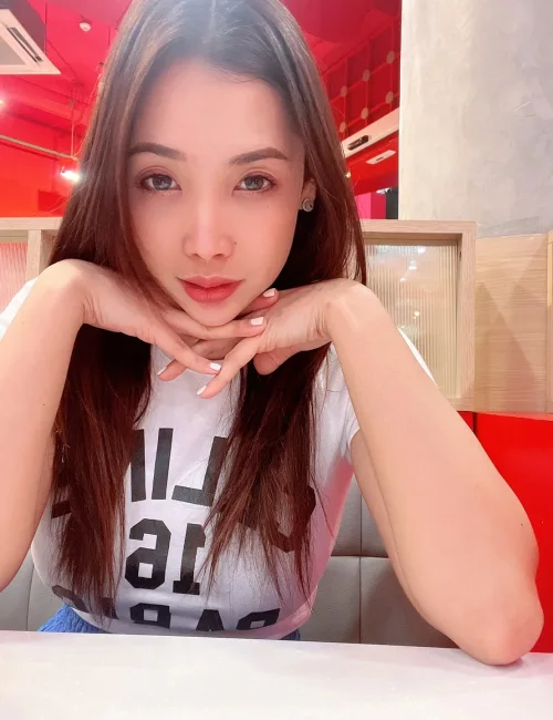 Vivian photo 2, asian, petite, brunette, 160 cm, 48 kg, Large bust, Hong Kong
