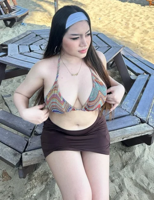 Vievie photo 6, asian, petite, black hair, 160 cm, 50 kg, Extra Large bust, Hong Kong