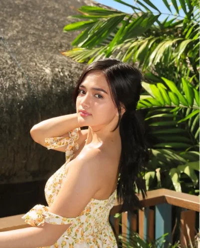 Cintya photo 1, asian, slim, black hair, 165 cm, 45 kg, Medium bust, Hong Kong