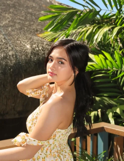 Cintya photo 1, asian, slim, black hair, 165 cm, 45 kg, Medium bust, Hong Kong