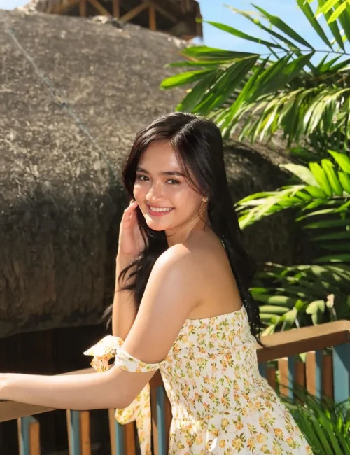 Cintya photo 2, asian, slim, black hair, 165 cm, 45 kg, Medium bust, Hong Kong