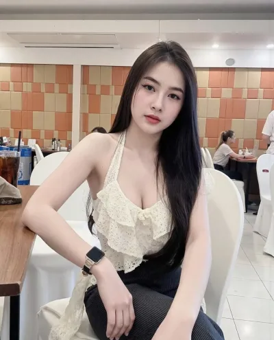 Bilqis photo 1, asian, average, black hair, 156 cm, 60 kg, Large bust, Hong Kong