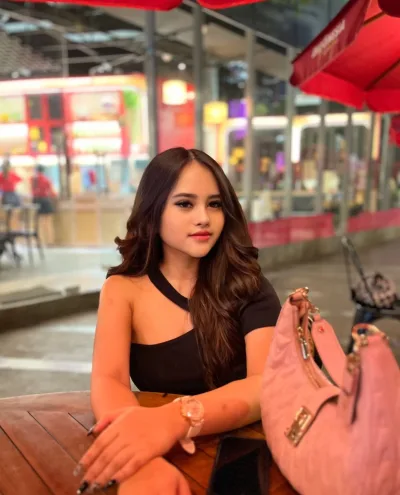 Belindaa photo 1, asian, athletic, black hair, 165 cm, 52 kg, Extra Large bust, Hong Kong
