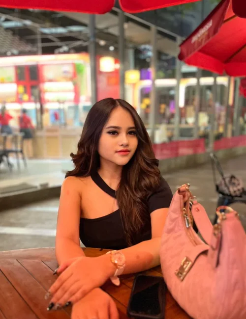 Belindaa photo 1, asian, athletic, black hair, 165 cm, 52 kg, Extra Large bust, Hong Kong