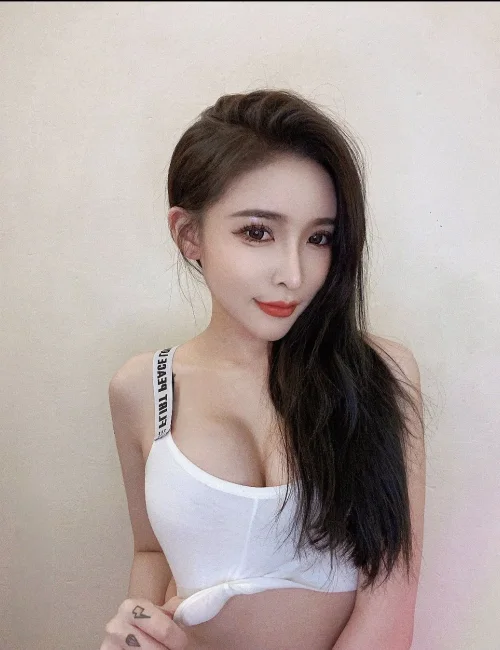 Ailey photo 2, asian, slim, black hair, 165 cm, 49 kg, Medium bust, Hong Kong