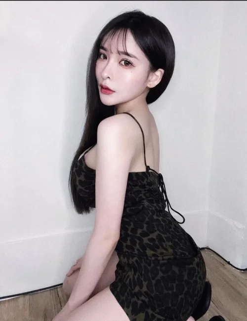 Ailey photo 4, asian, slim, black hair, 165 cm, 49 kg, Medium bust, Hong Kong