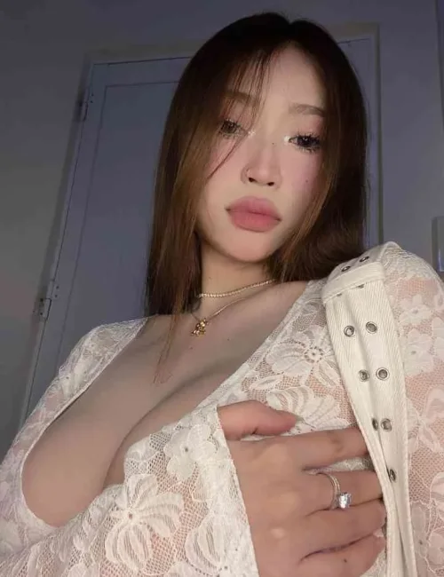 Celeste photo 4, asian, slim, brunette, 165 cm, 48 kg, Extra Large bust, Hong Kong