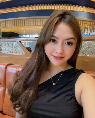 Reginaa photo 1, asian, slim, brunette, 165 cm, 49 kg, Medium bust, Hong Kong