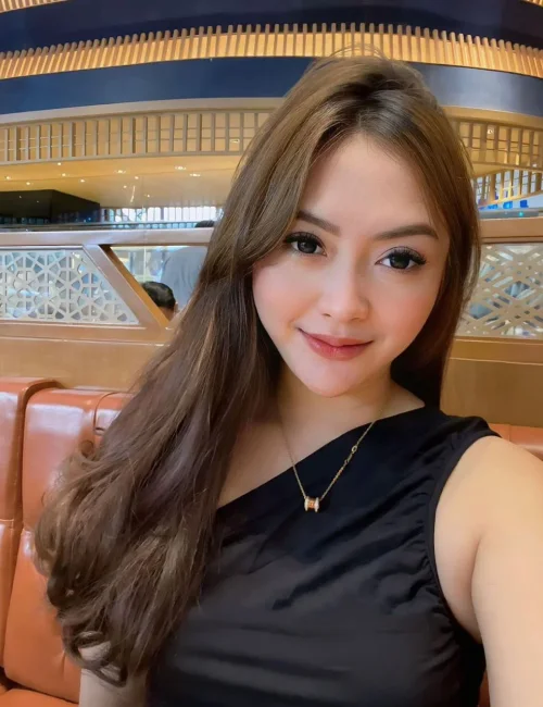 Reginaa photo 1, asian, slim, brunette, 165 cm, 49 kg, Medium bust, Hong Kong
