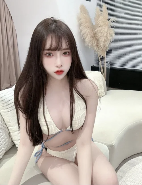 Hui Fen photo 1, asian, slim, black hair, 166 cm, 47 kg, Large bust, Hong Kong