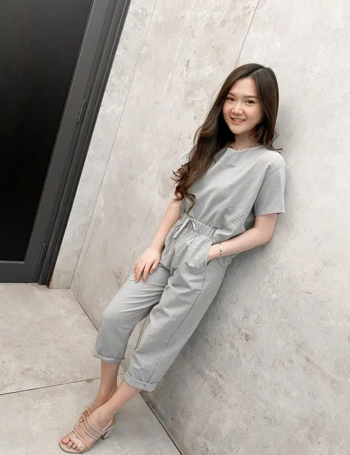 Alena photo 4, asian, athletic, brunette, 160 cm, 55 kg, Small bust, Hong Kong