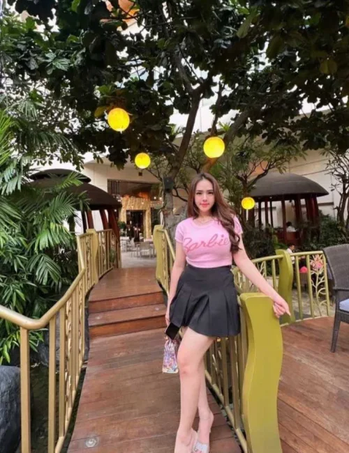 Faridah photo 4, asian, slim, brunette, 164 cm, 49 kg, Extra Large bust, Hong Kong