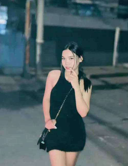 Camila photo 3, asian, slim, black hair, 160 cm, 46 kg, Medium bust, Hong Kong
