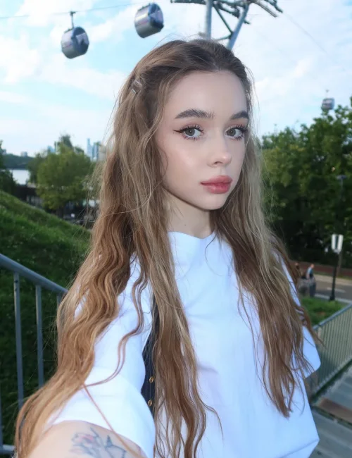 Deja photo 4, european, slim, brunette, 168 cm, 52 kg, Medium bust, Hong Kong