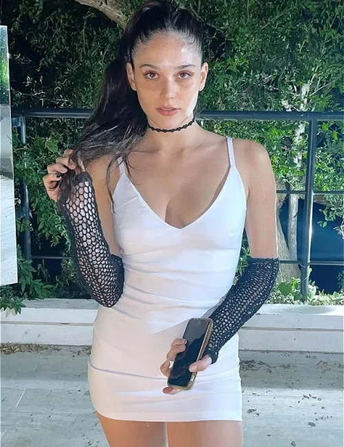 Deidra photo 4, european, athletic, brunette, 168 cm, 53 kg, Medium bust, Hong Kong