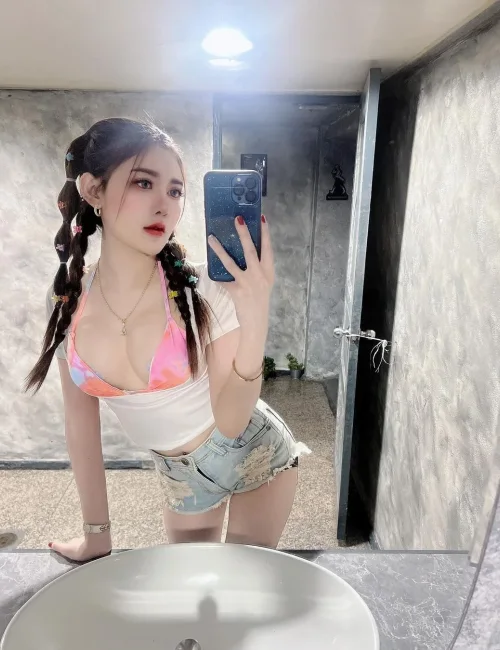 Kian photo 3, asian, petite, brunette, 160 cm, 49 kg, Medium bust, Hong Kong