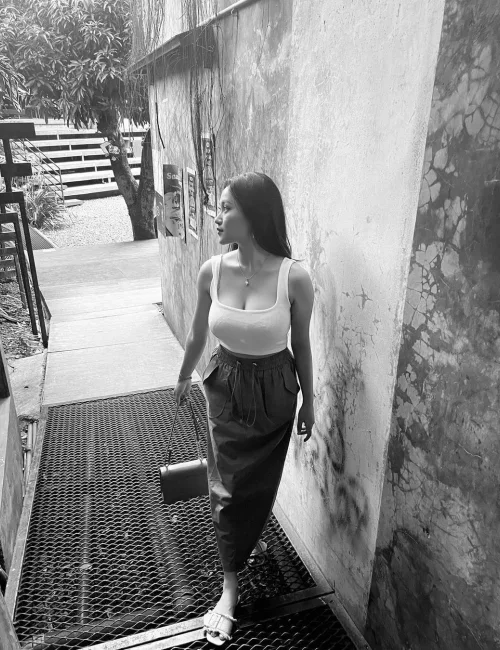 Sella photo 3, asian, petite, black hair, 162 cm, 50 kg, Extra Large bust, Hong Kong