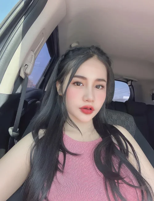 Yvania Redmu photo 4, asian, athletic, black hair, 172 cm, 65 kg, Large bust, Hong Kong