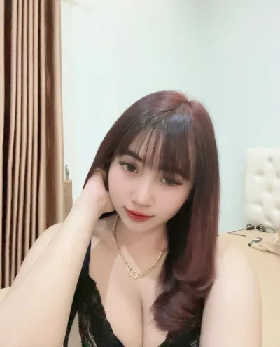 Chika photo 1, asian, slim, brunette, 168 cm, 49 kg, Large bust, Hong Kong