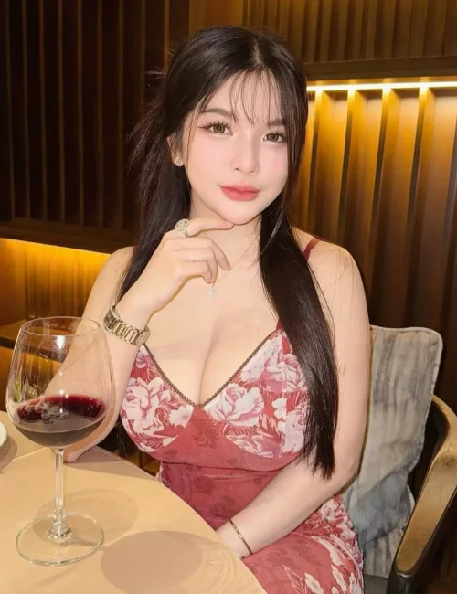 Amora Zel photo 4, asian, petite, black hair, 155 cm, 47 kg, Large bust, Hong Kong