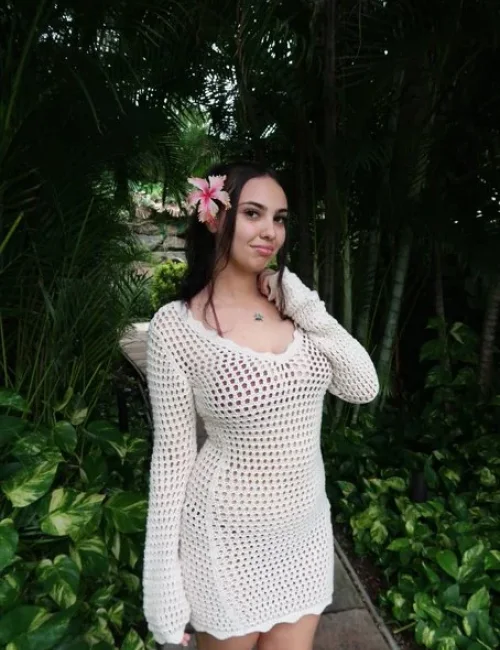 Noellie photo 5, european, athletic, black hair, 168 cm, 54 kg, Extra Large bust, Hong Kong