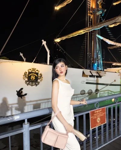 Milin Natural Boobs Student photo 1, asian, petite, black hair, 158 cm, 48 kg, Medium bust, Hong Kong