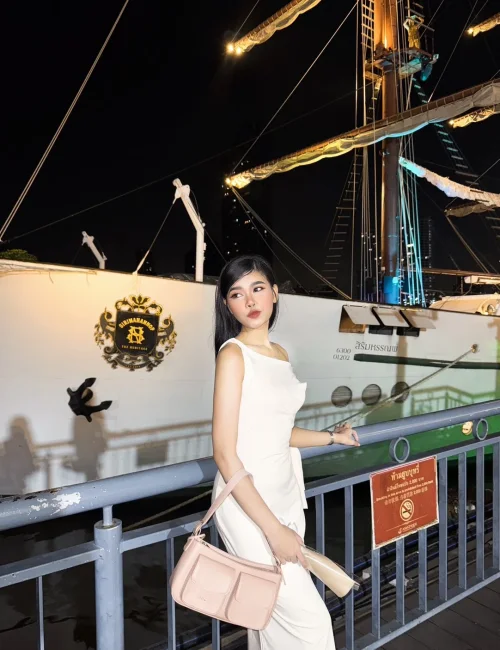 Milin Natural Boobs Student photo 1, asian, petite, black hair, 158 cm, 48 kg, Medium bust, Hong Kong